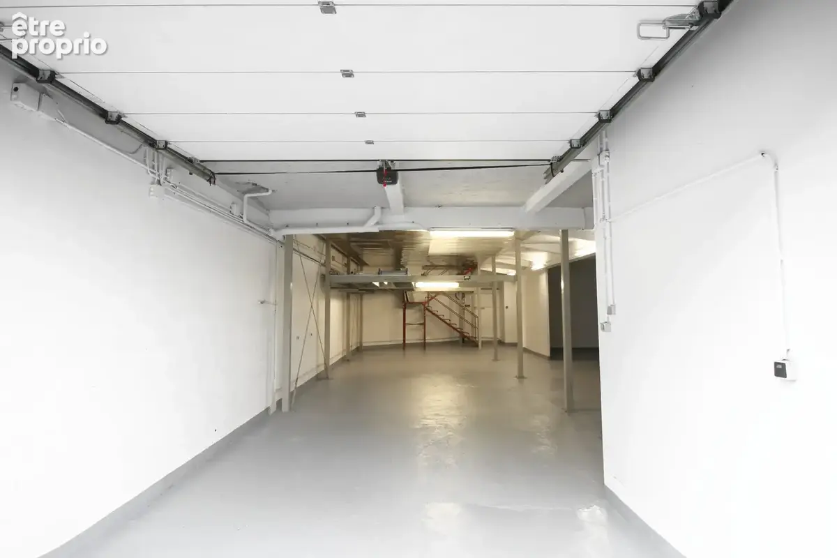 Entrepôt de 300 m2 - photo 2