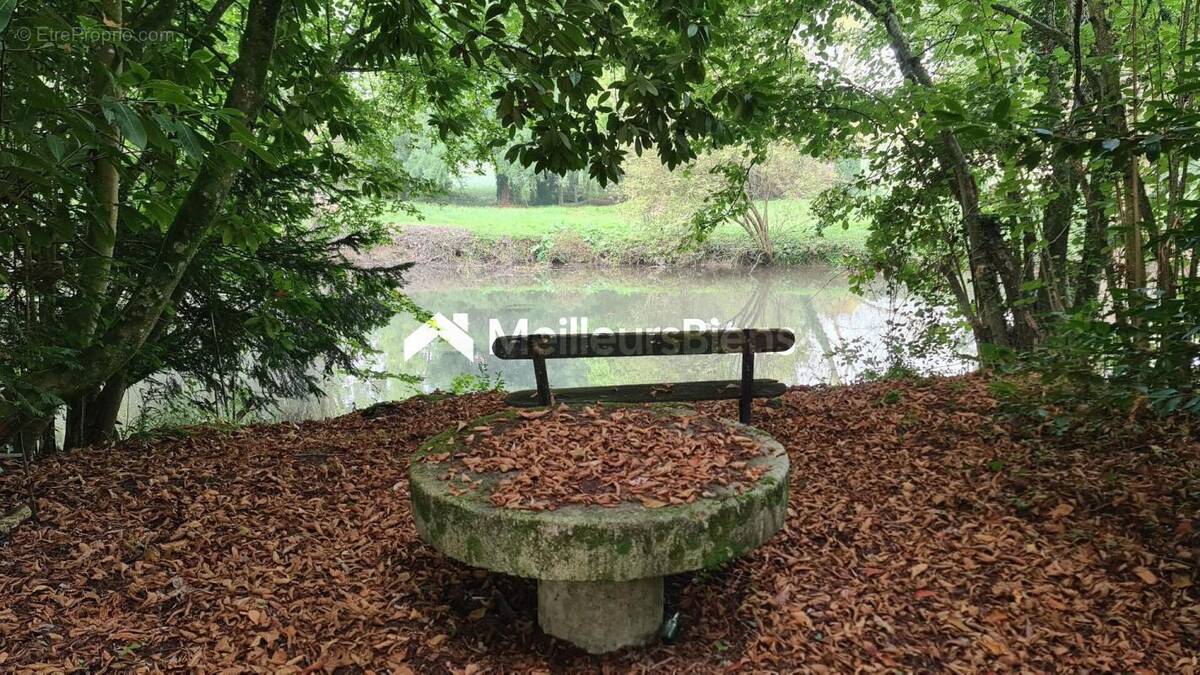 Terrain à MEZIDON-CANON