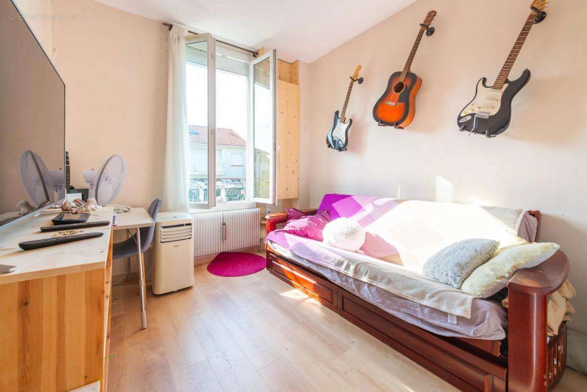 Rueil-Malmaison - Coteaux – Maison  – 4 chambres - 105 m² - photo 5