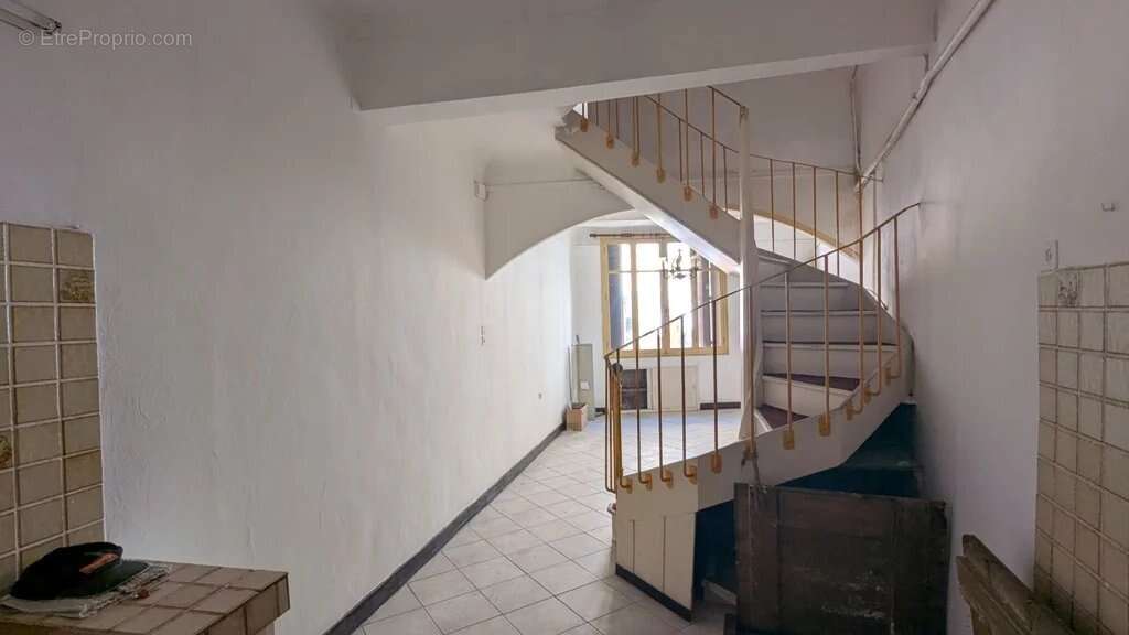 CARCES - Maison de village 5 CH 94m² + grenier - photo 11