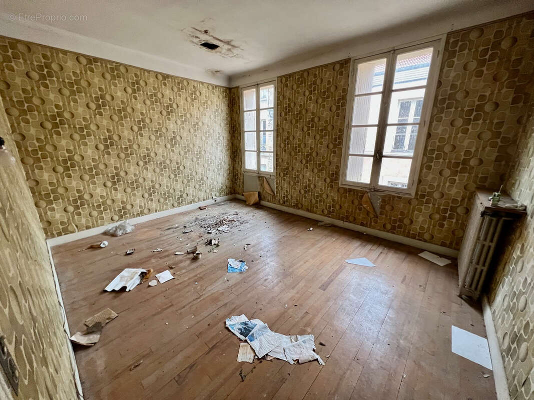 Belle opportunité d'investissement à Villeneuve sur Lot. Immeuble de rapport avec avec local commercial disponible en RDC (magas - photo 9