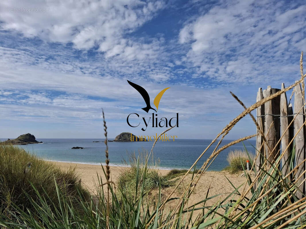 Terrain à SAINT-COULOMB