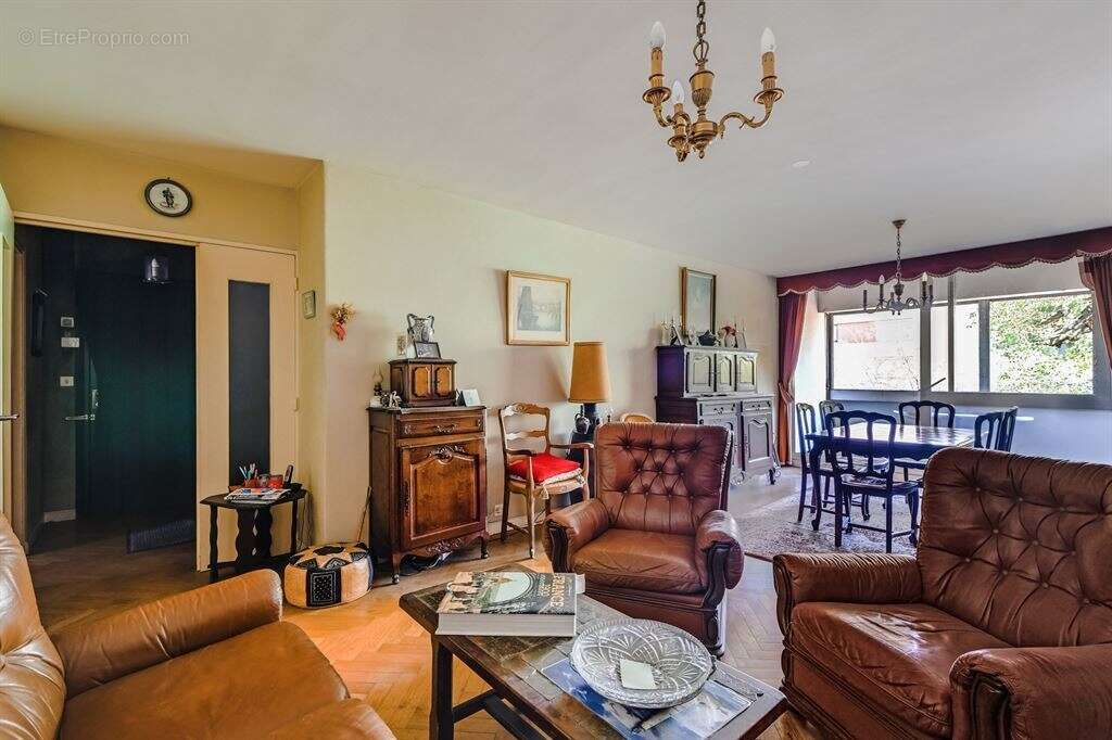 Appartement à PARIS-20E