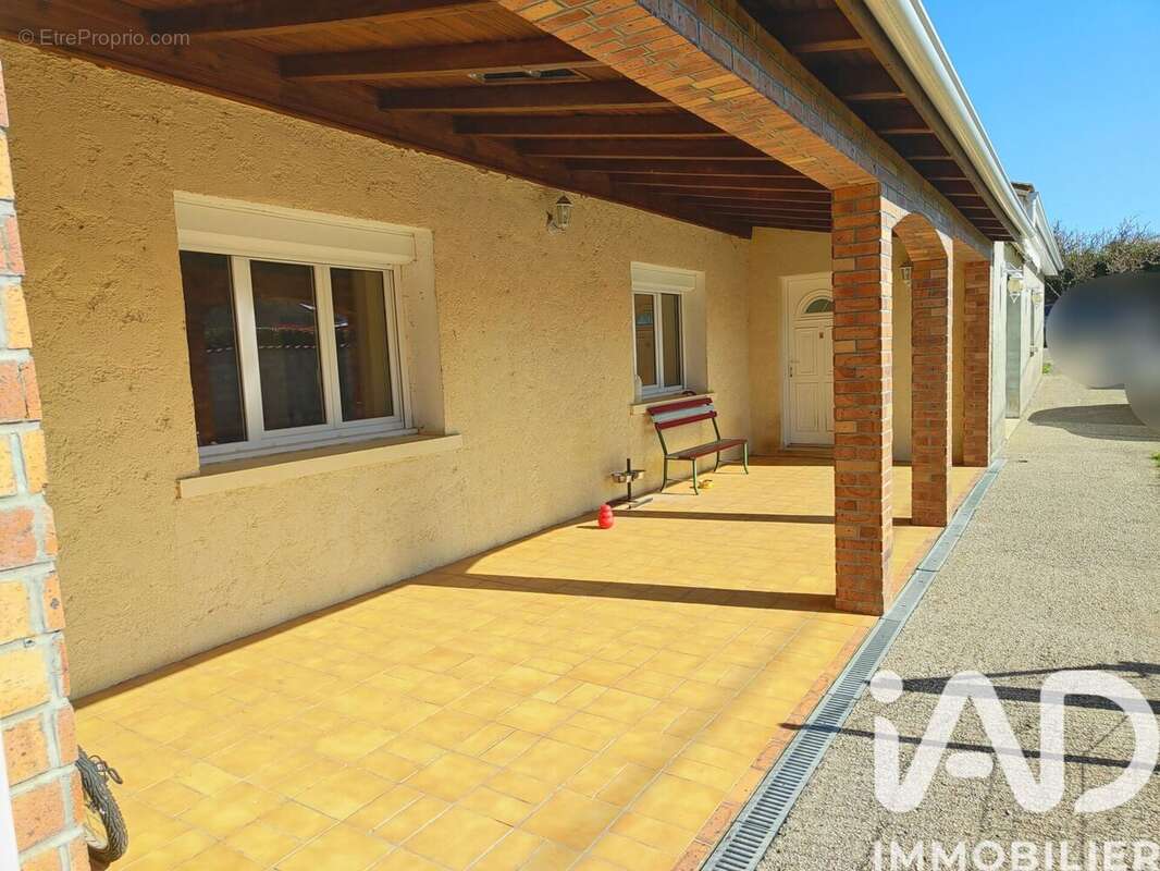 Photo 2 - Maison à CHAMPNIERS