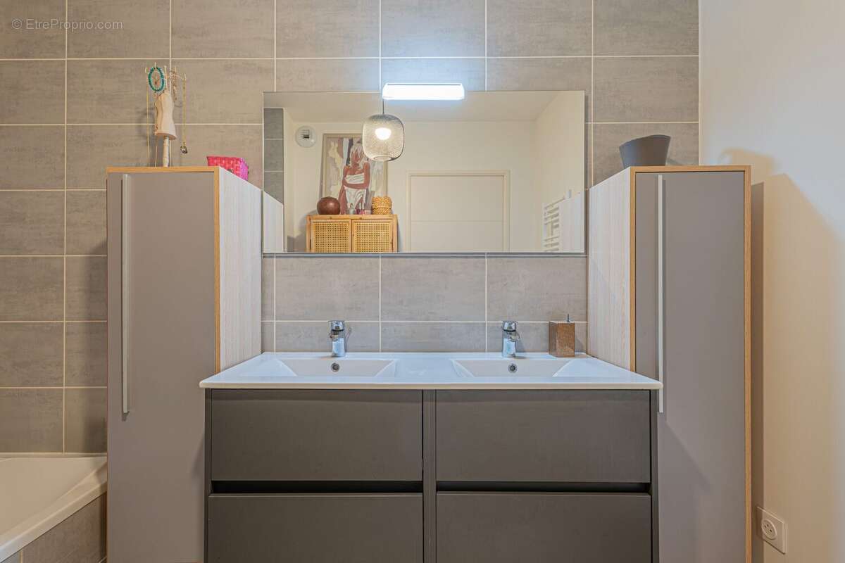 Appartement à VILLENEUVE-LOUBET