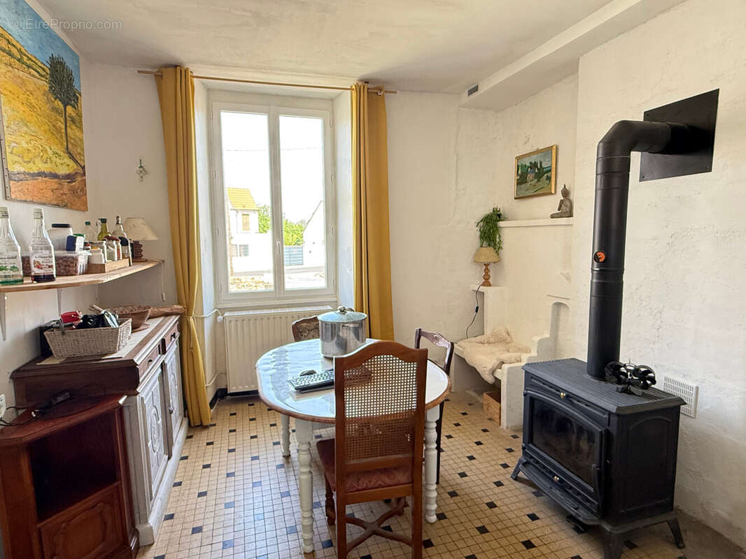 Maison 97 m² à Urciers  - photo 3