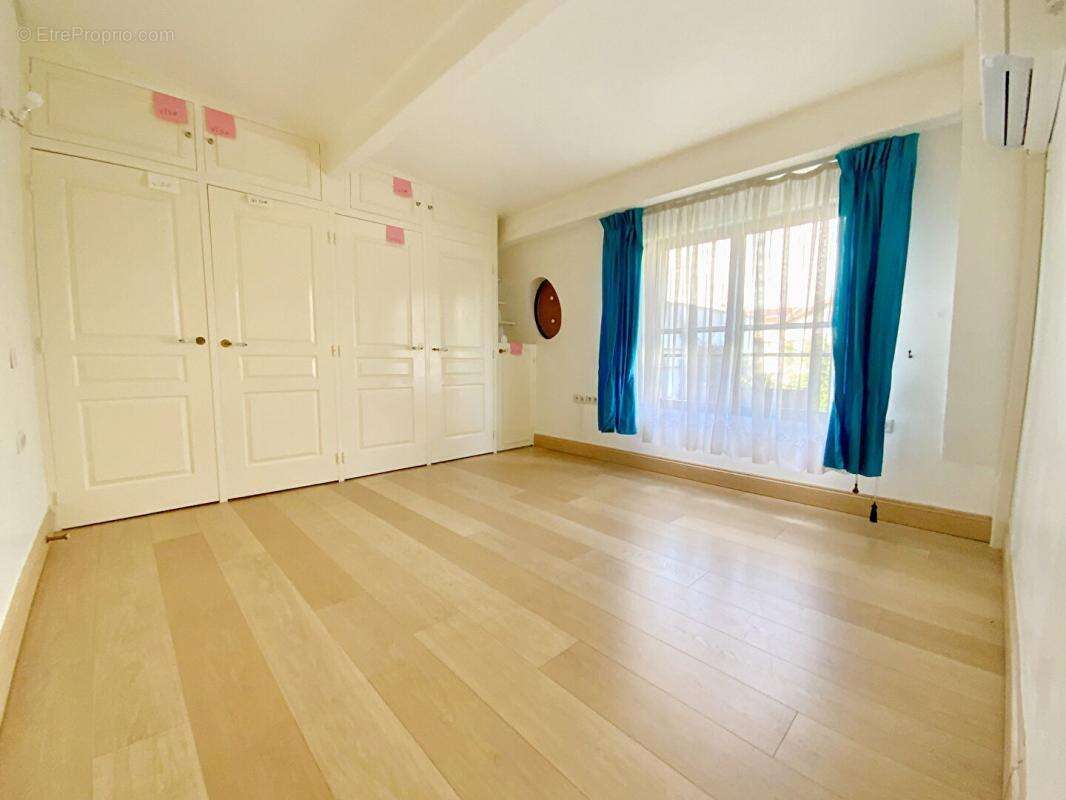 Maison à GENNEVILLIERS