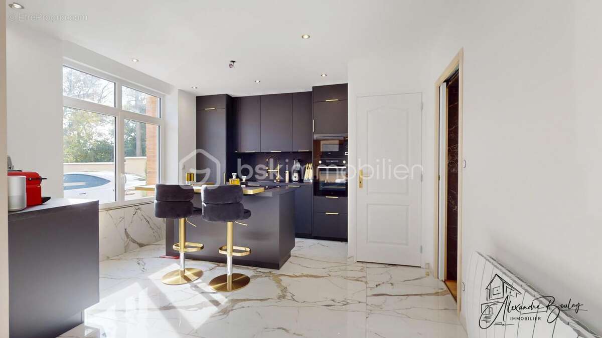 Maison à LA CHAPELLE-SAINT-MESMIN