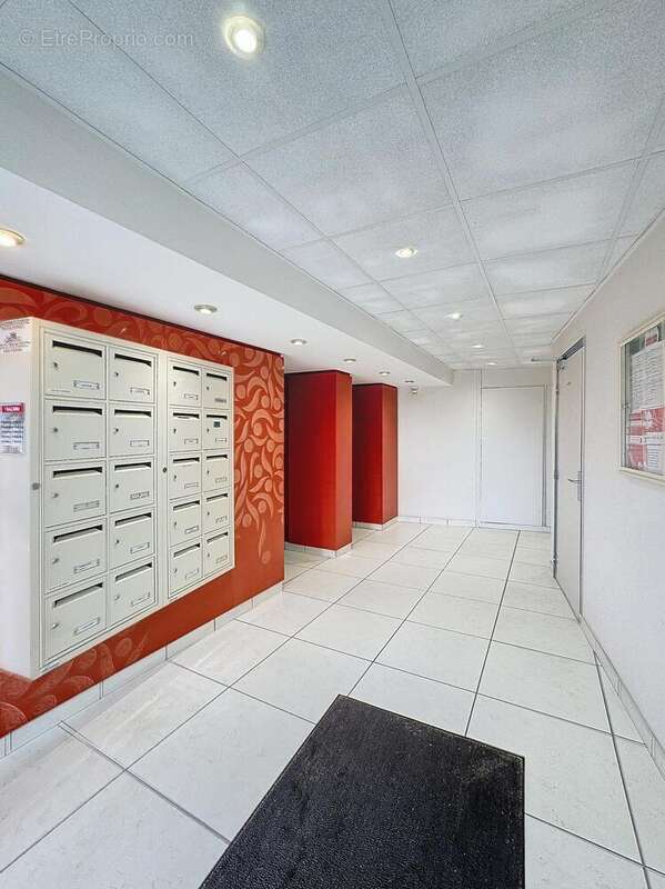 Photo 2 - Appartement à LA CHAPELLE-SAINT-MESMIN