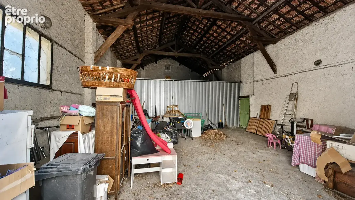 Ensemble immobilier   hypercentre de pernes-les-fontaines   7 logements loués   une maison - un hangar -fort p - photo 6