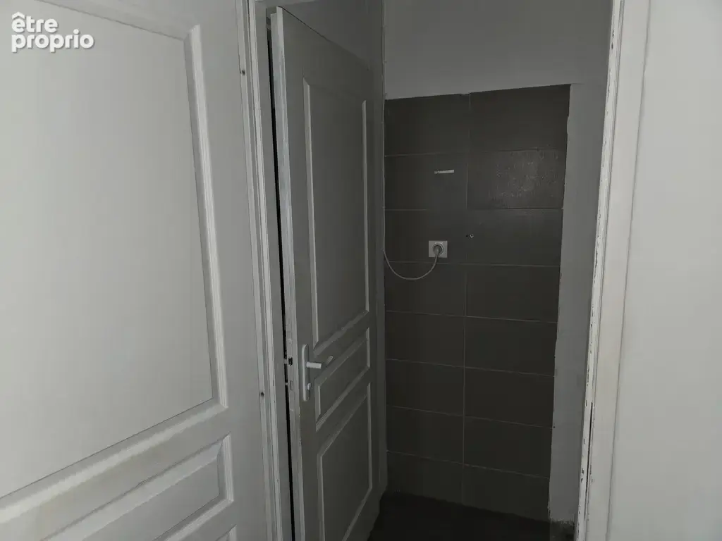 Local commercial - photo 8