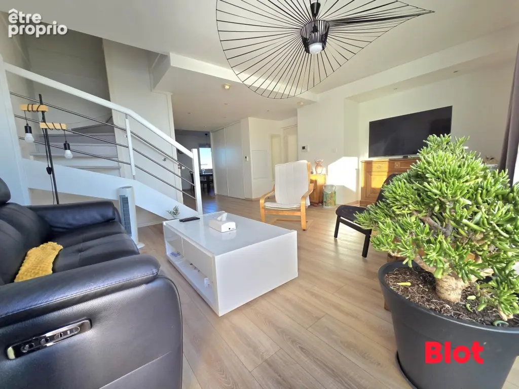 Photo Appartement à Saint-Jacques-De-La-Lande au prix de 449 350€