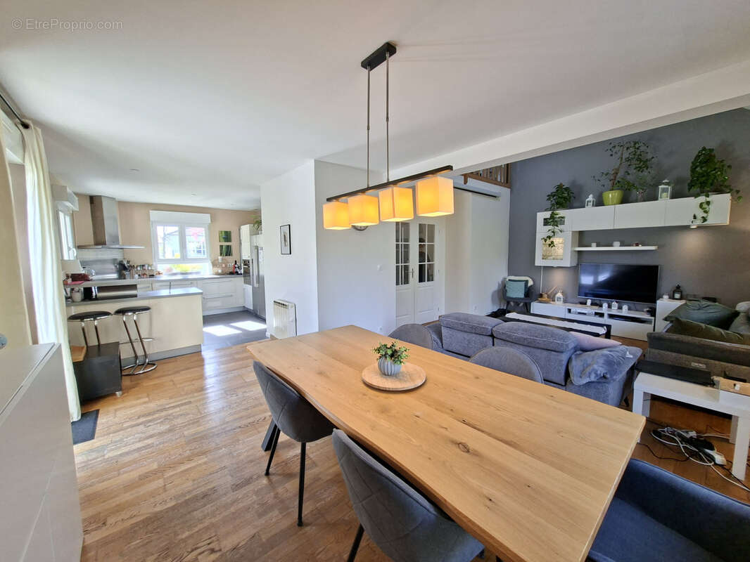 Maison à LOUVIGNY