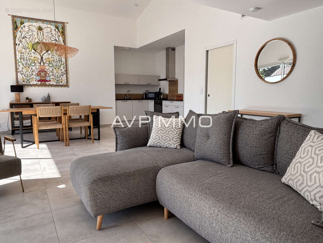 Appartement à SAINT-CYR-SUR-MER