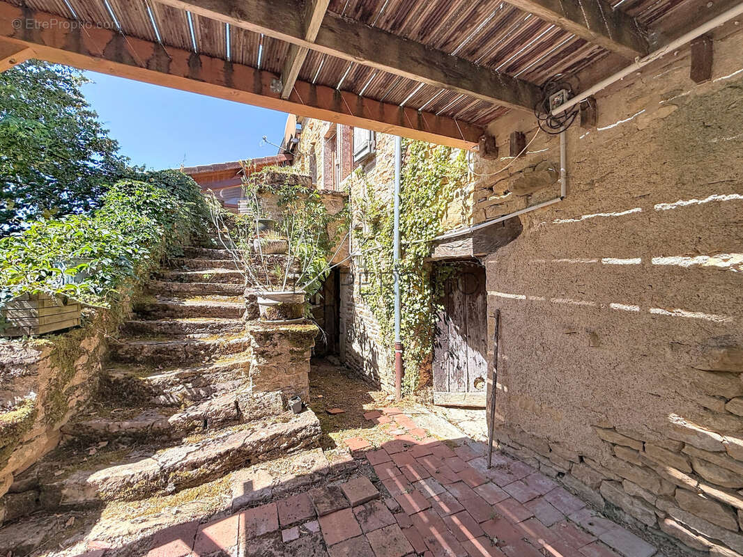 Burnand : Authentique maison en pierre avec 3 149 m2 de terrain - photo 25