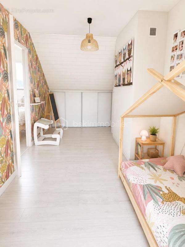 Villandry – Belle maison familiale de 144 m² avec 5 chambres, jardin et terrasse plein sud - photo 10