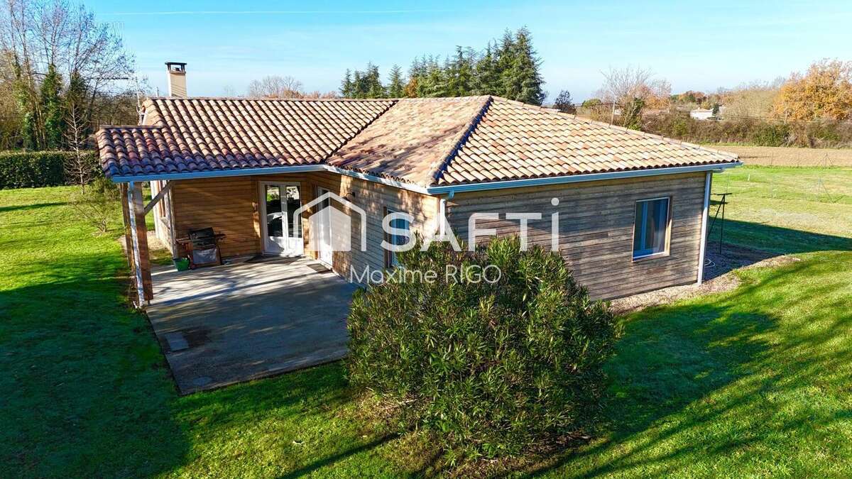 Photo 2 - Maison à SAINT-PARDOUX-ISAAC