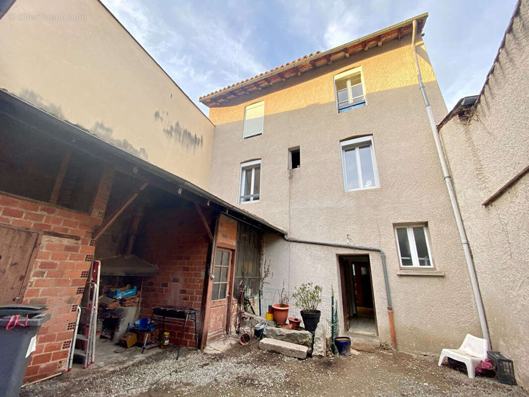 Appartement à SAINT-GERMAIN-LAVAL