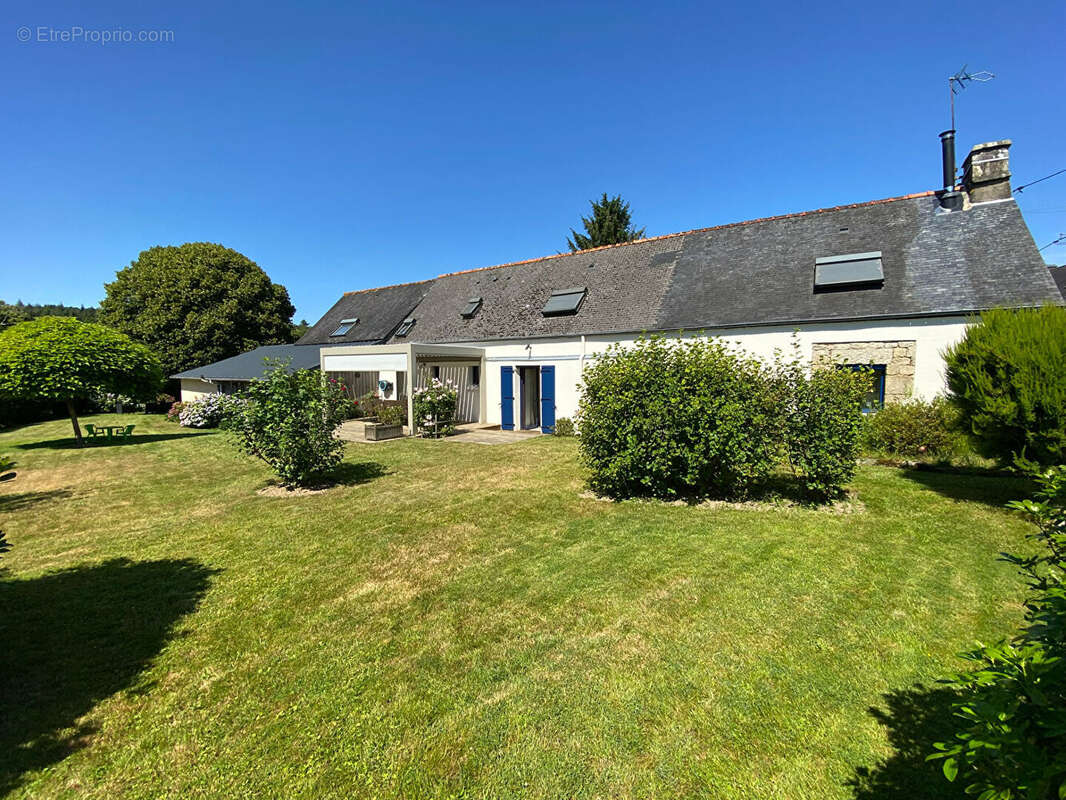 MELRAND - Charmante longère en pierre de 168 m² - 7 pièces - photo 2