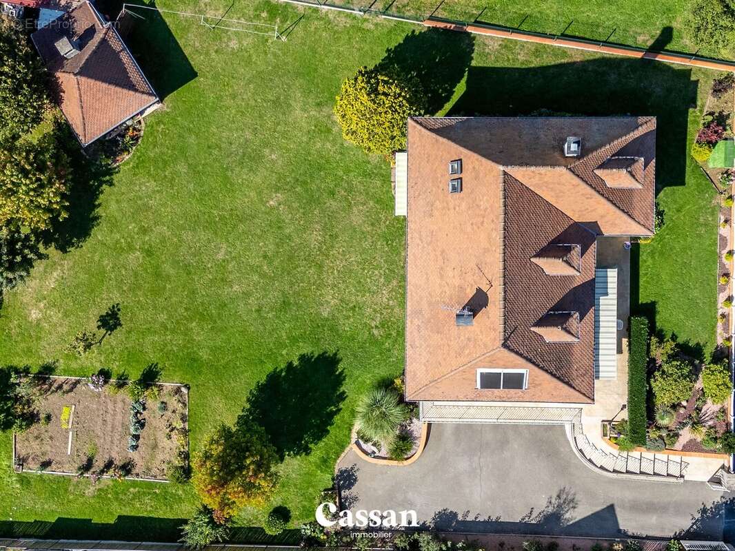 Maison à ARPAJON-SUR-CERE