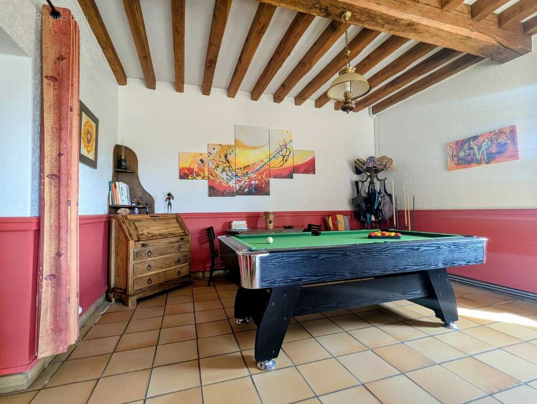 Maison de 218 m² sur une superbe parcelle de 15 948 m² - photo 9