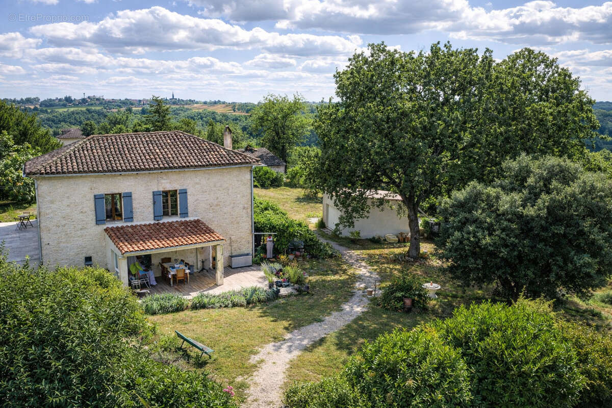 Maison à LACOUR