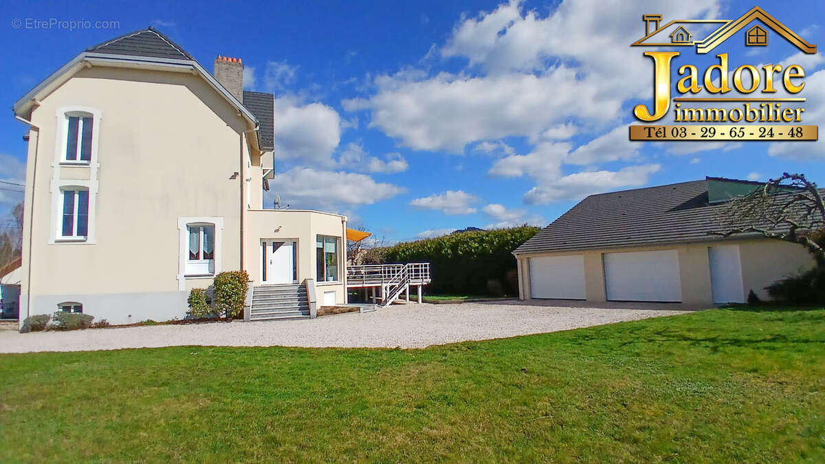Maison à LAVELINE-DEVANT-BRUYERES