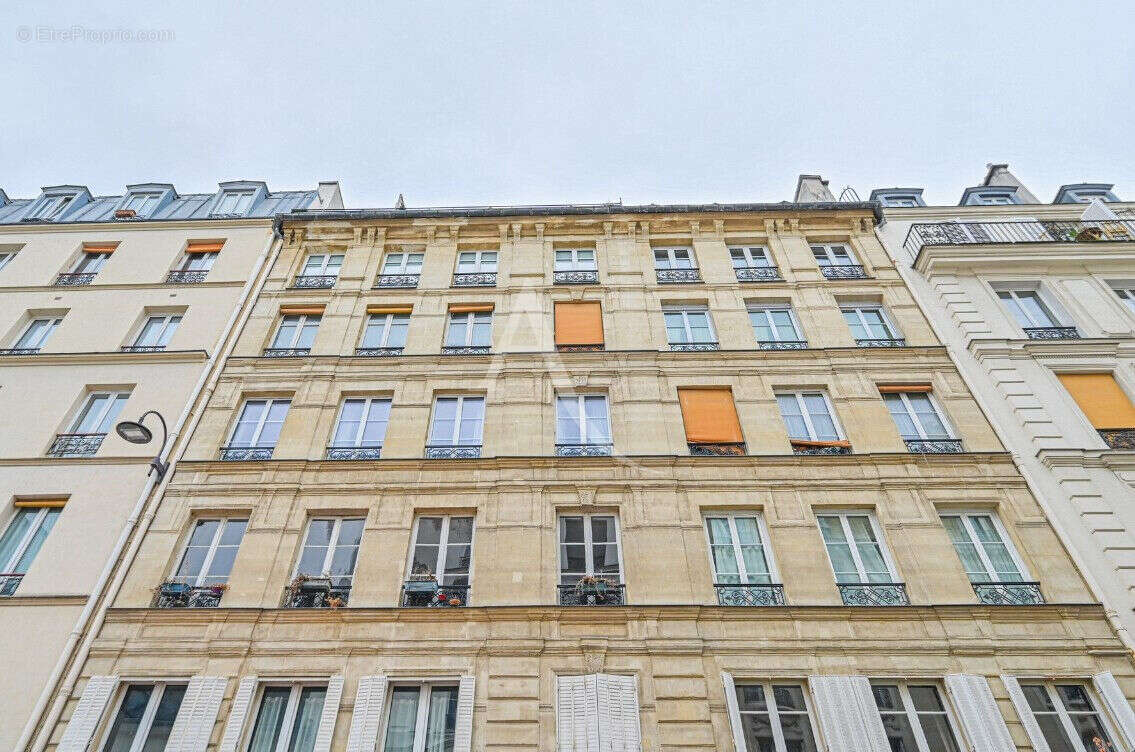 Appartement à PARIS-7E