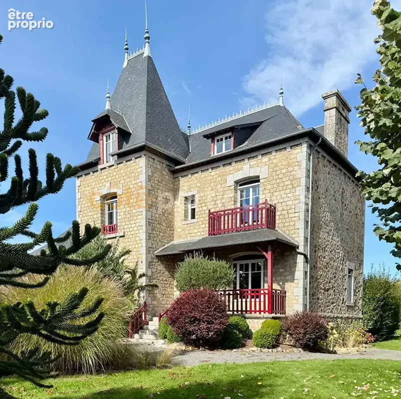 Photo Maison à Angey au prix de 678 000€
