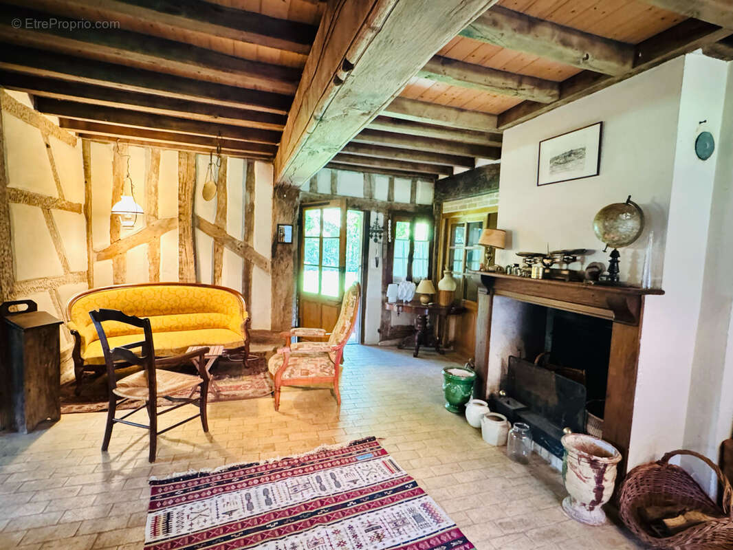 Maison à FRANGY-EN-BRESSE