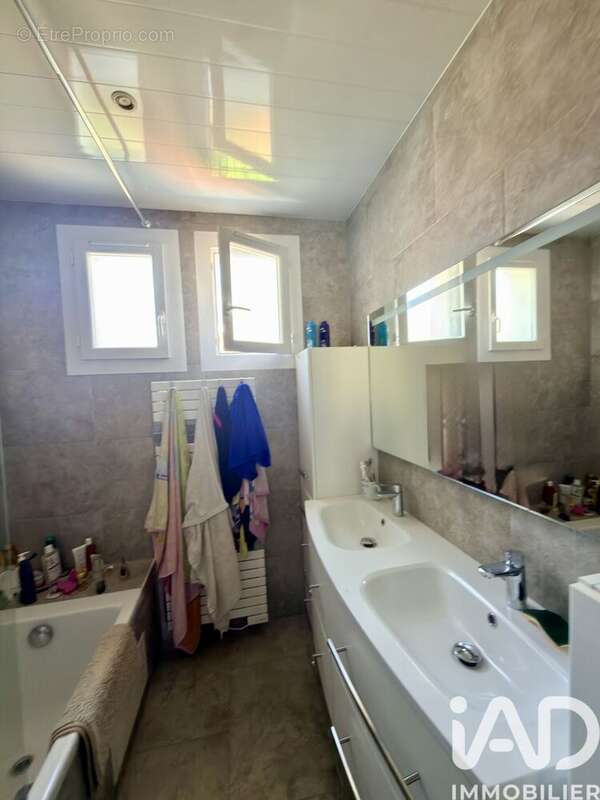 Appartement 88 m² à Aubagne  - photo 9