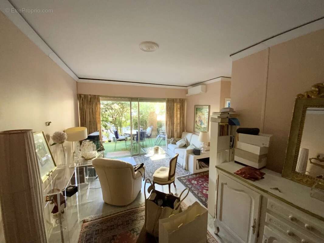 Appartement à ROQUEBRUNE-CAP-MARTIN