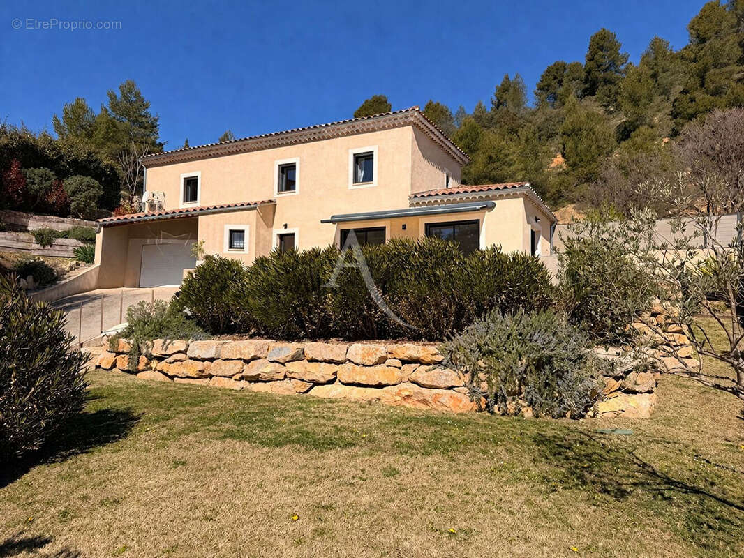 Maison à GREOUX-LES-BAINS