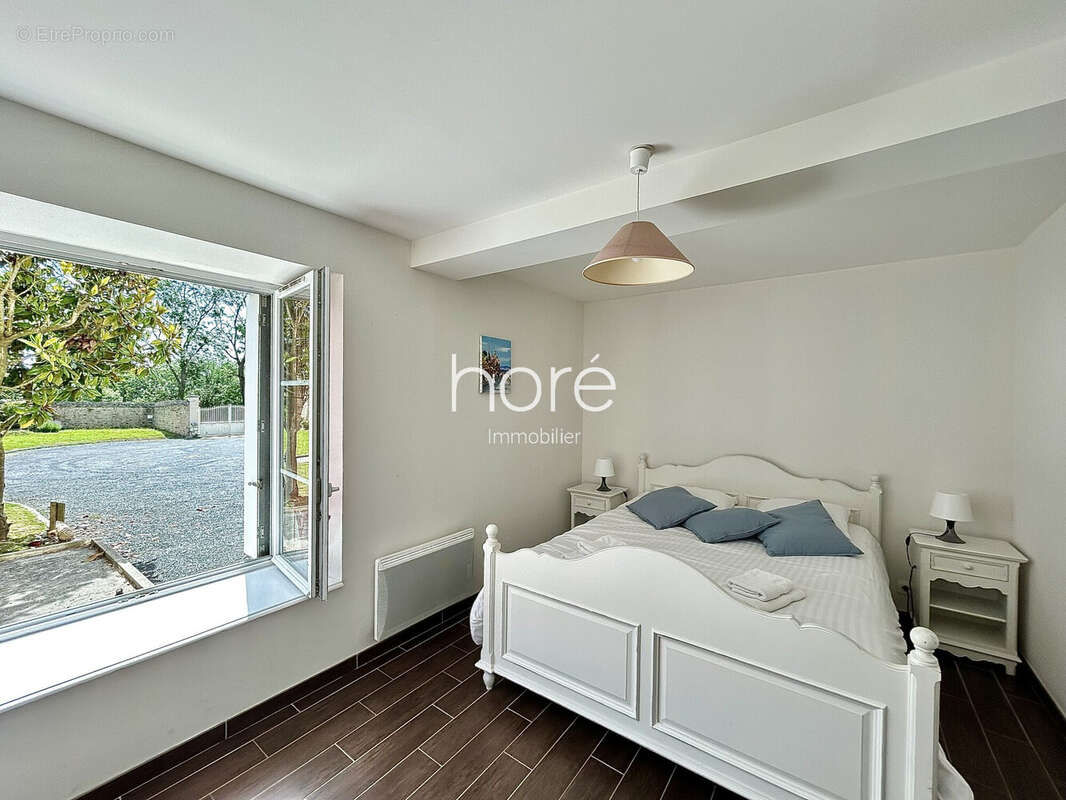 Maison à COLLEVILLE-SUR-MER