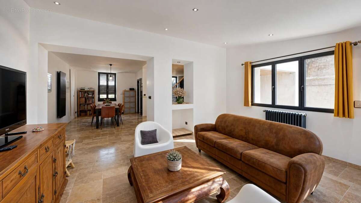 LONGNES 78980 - Maison de de 120 m² - 5 pièces avec 3 chambres et jardin - photo 2