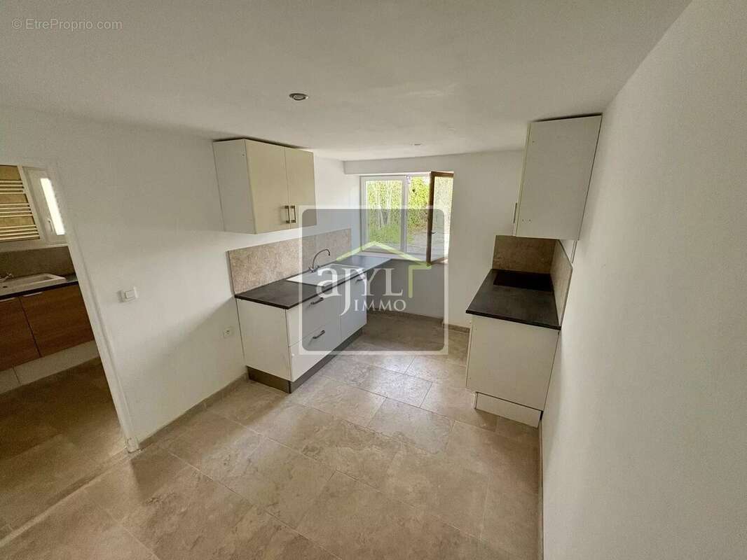 Appartement à CHARLEVAL