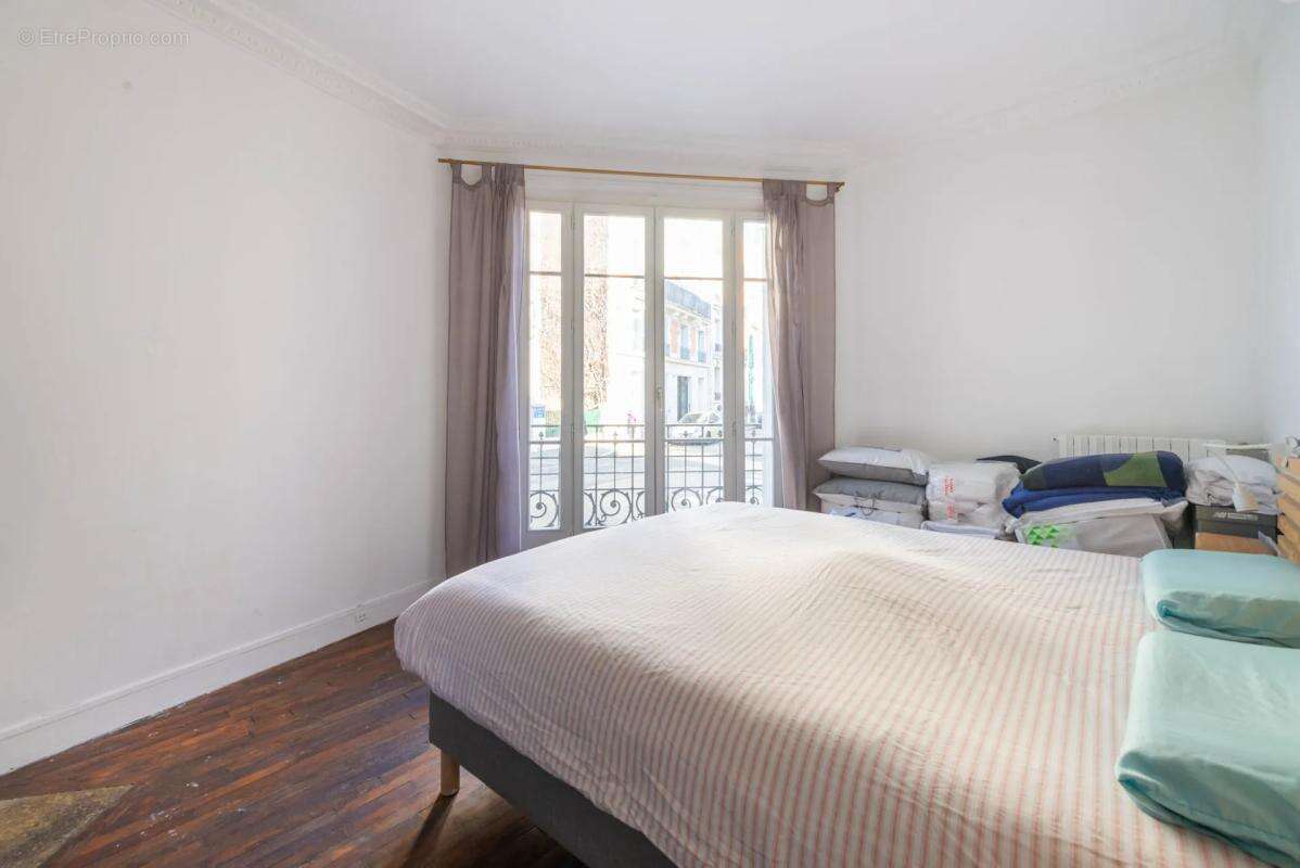 Appartement à COURBEVOIE