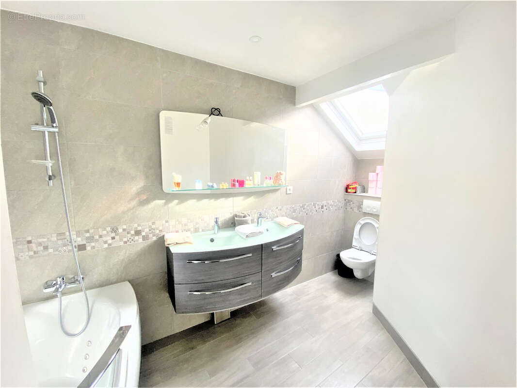 Appartement à EPINAY-SUR-SEINE