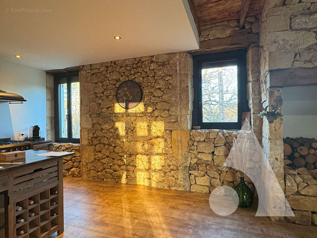 Maison à MILHAC