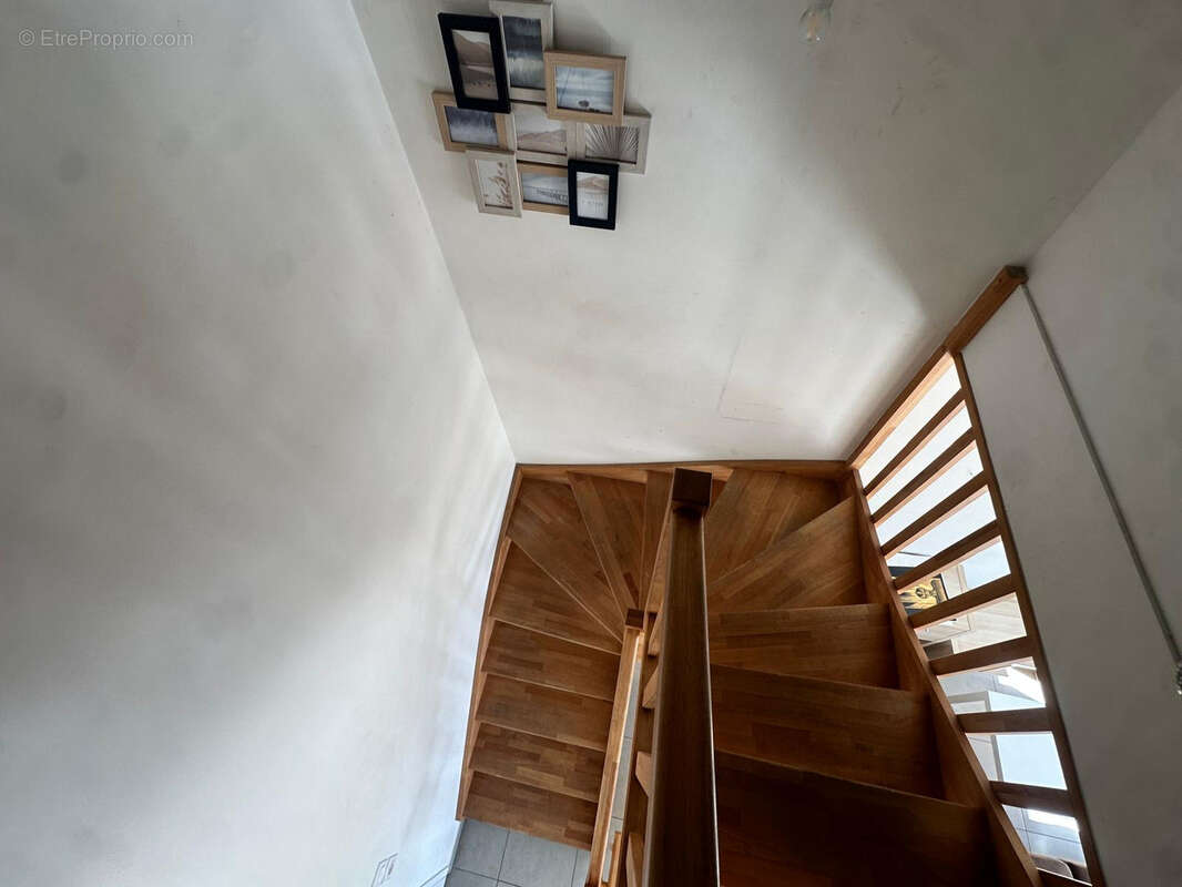Appartement à MARSEILLE-3E