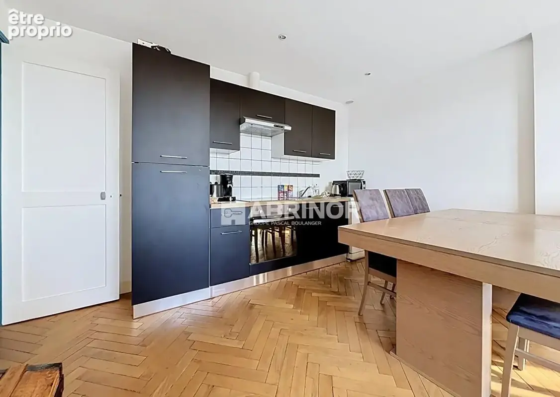 Appartement Haussmannien 2 chambres vendu loué au Croisé-Laroche - photo 4