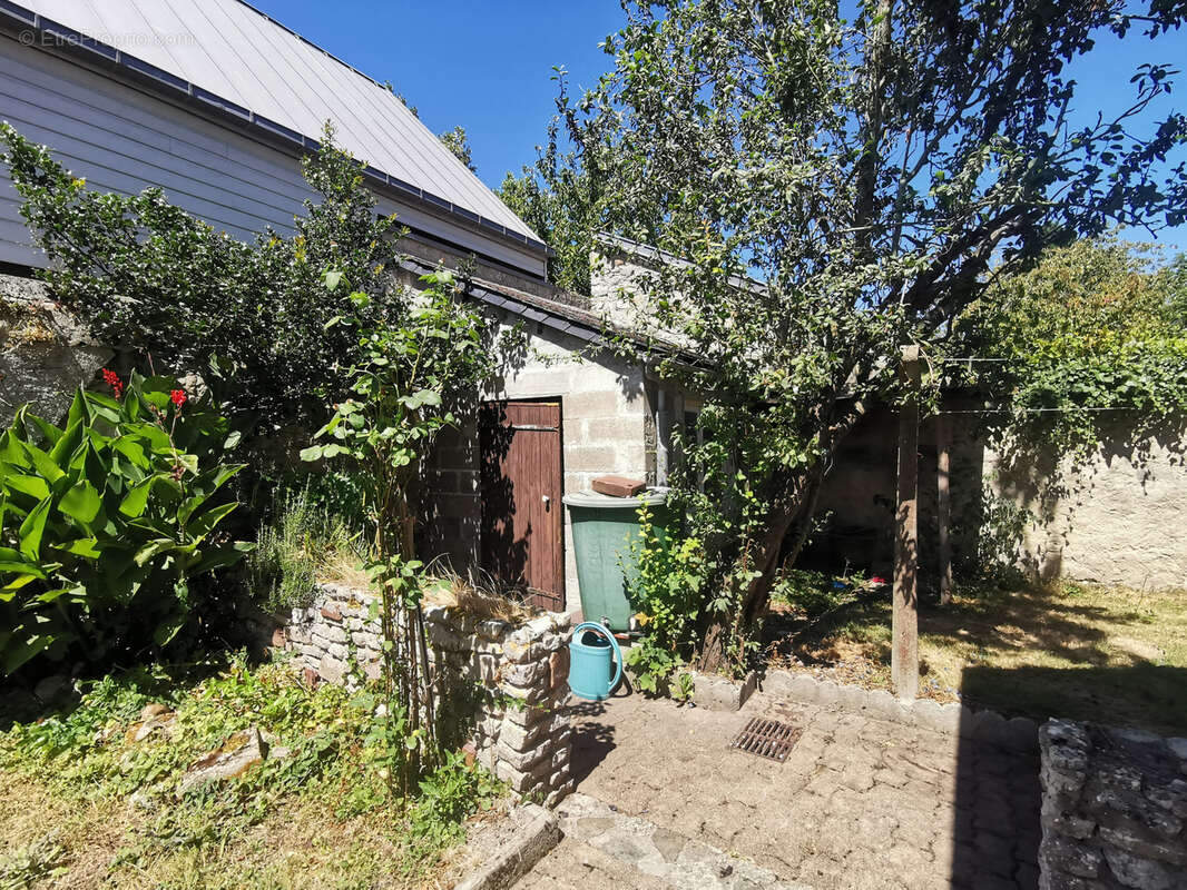 Maison familiale avec jardin et sous-sol complet - photo 9