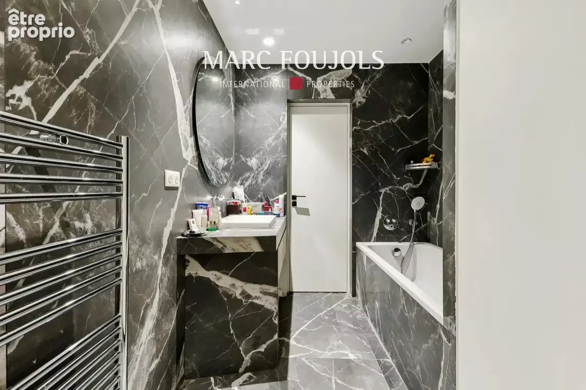 Paris 16 Victor Hugo Foch - Appartement de 123 m² avec balcon et vue dégagée - photo 14