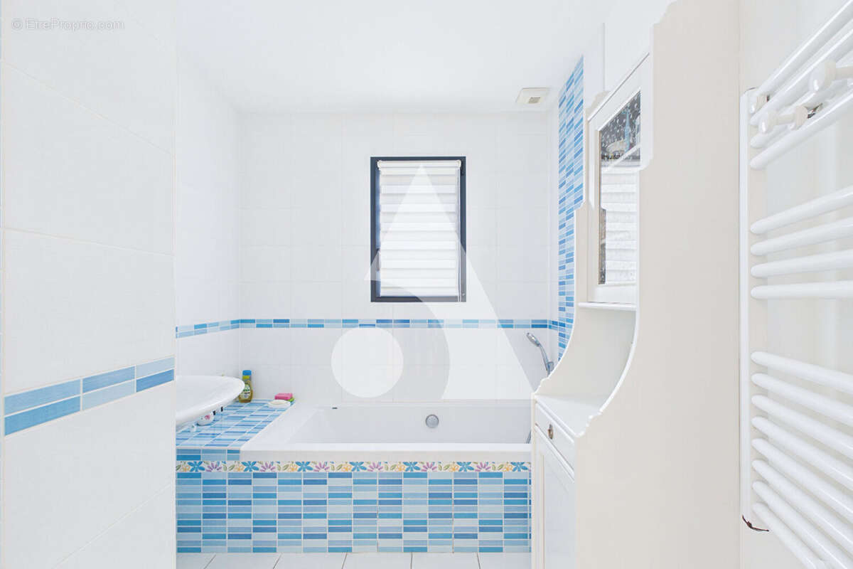 Maison à NESMY