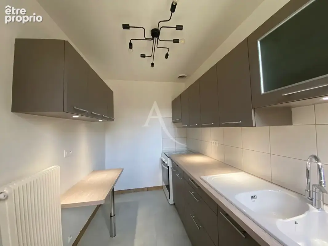Proche future FAC  Maison appartement 93m² chambres accès toit terrasse  . - photo 5
