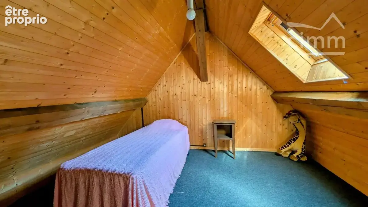 Maison de caractère en pierre avec grange attenante et fort potentiel – 427 m² au total - photo 13