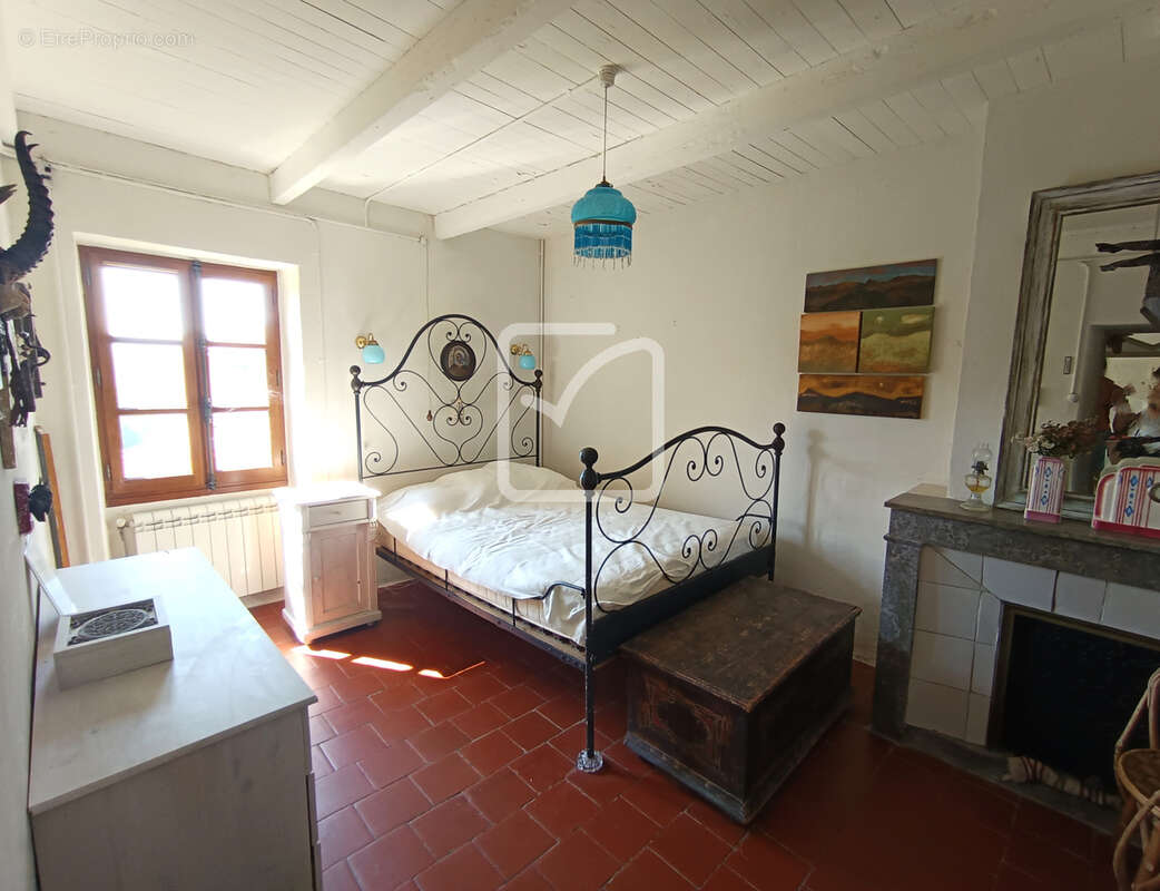Maison ancienne de caractère au charme d'antan préservé sur terrain de 912 m2 - photo 11
