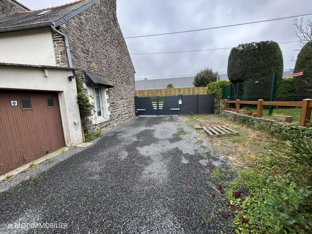 Maison à DOL-DE-BRETAGNE