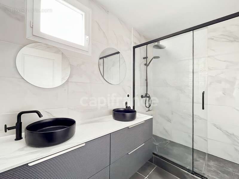 Appartement à CHENOVE