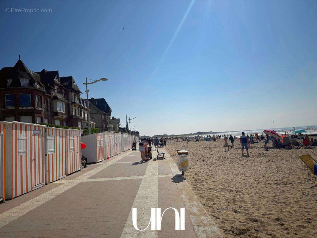 Commerce à HOULGATE